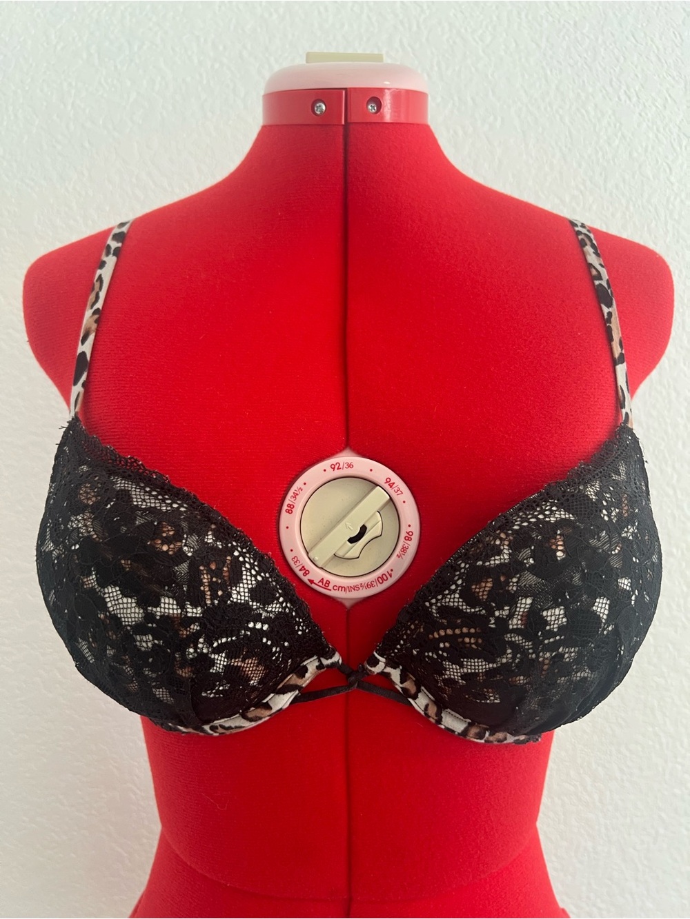 Victoria's Secret Miraculous Plunge Push-Up Lace Leopard Trim Bra Black 36A